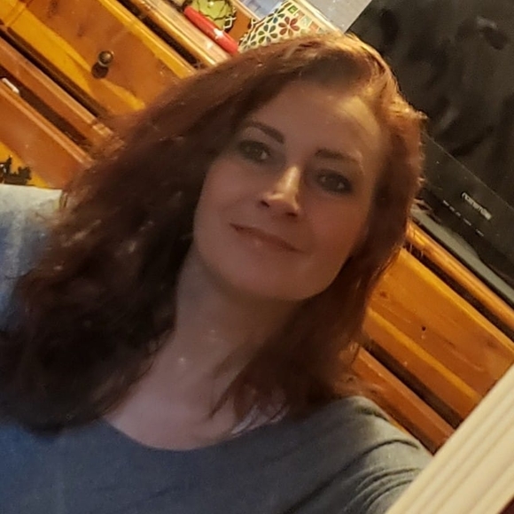 Meet your Posher, Tiffany - Picture 1 of 1